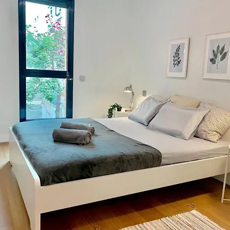 Deluxe Flat W Garage By Wave Holiday home *